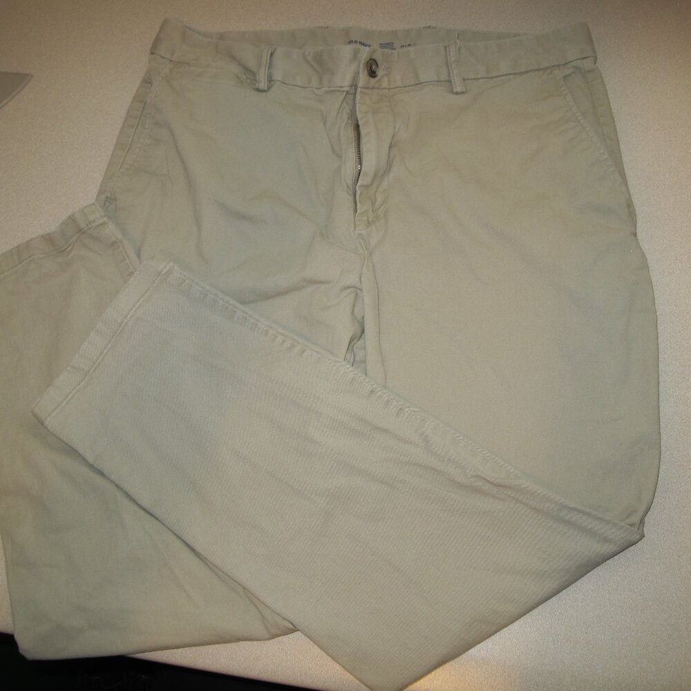 Men's size 36x30 Athletic Fit Khaki Pants (05)